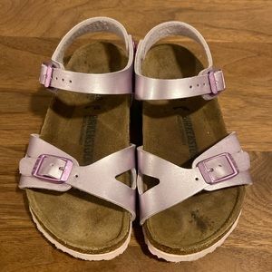 Girls Pink Metallic Rio Birkenstock sandals in size 28 US size 11